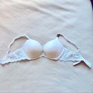 Victoria’s Secret push-up lace bra